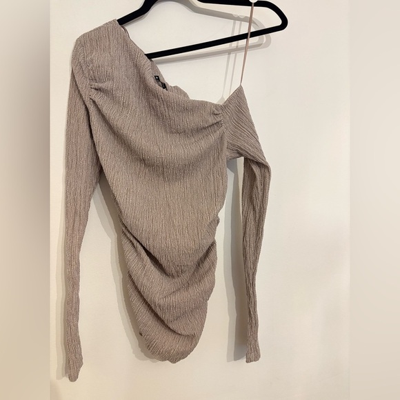 Elegant Tan Women's Top - Picture 3 of 3